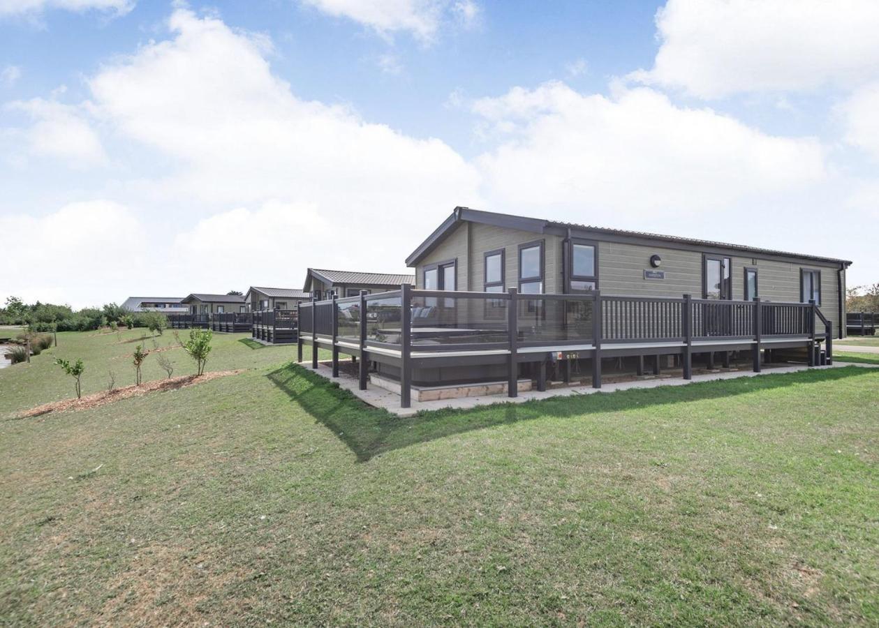 Home Farm Park Lakeside Retreat Burgh le Marsh Номер фото