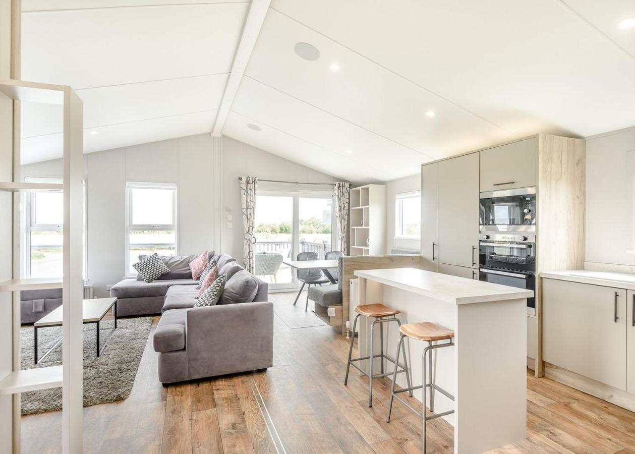 Home Farm Park Lakeside Retreat Burgh le Marsh Номер фото